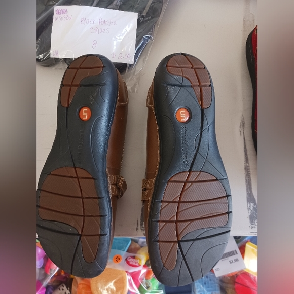 Clarks Unstructured Sandals - Picture 2 of 2